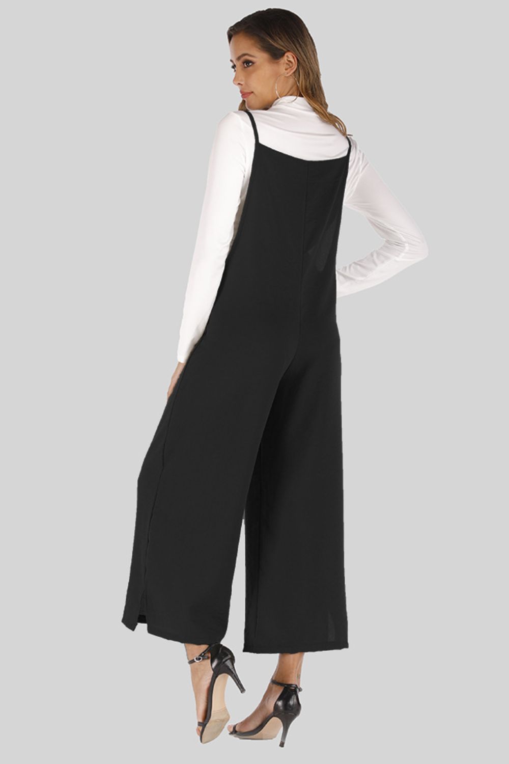 Airy, cropped overalls with wide legs and pockets for a breezy style